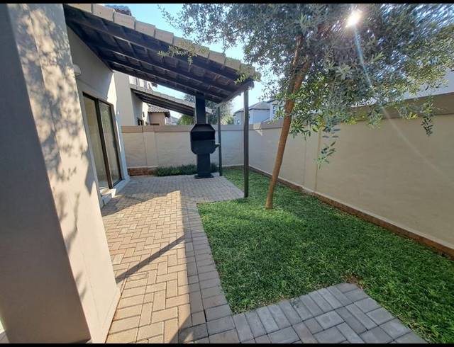 3 BEDROOM TOWNHOUSE FOR SALE IN MONTANA EXT 2